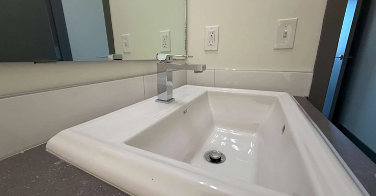 11112 101 Street NW, Edmonton, AB, T5G 2A2 - 13