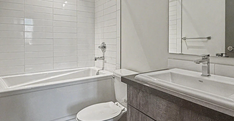 11112 101 Street NW, Edmonton, AB, T5G 2A2 - 10