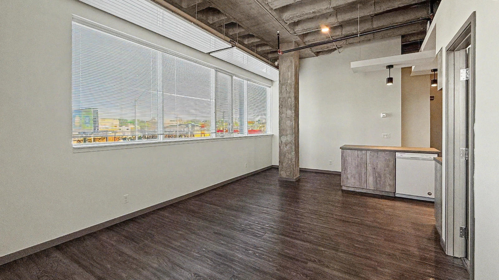 11112 101 Street NW, Edmonton, AB, T5G 2A2 - 20