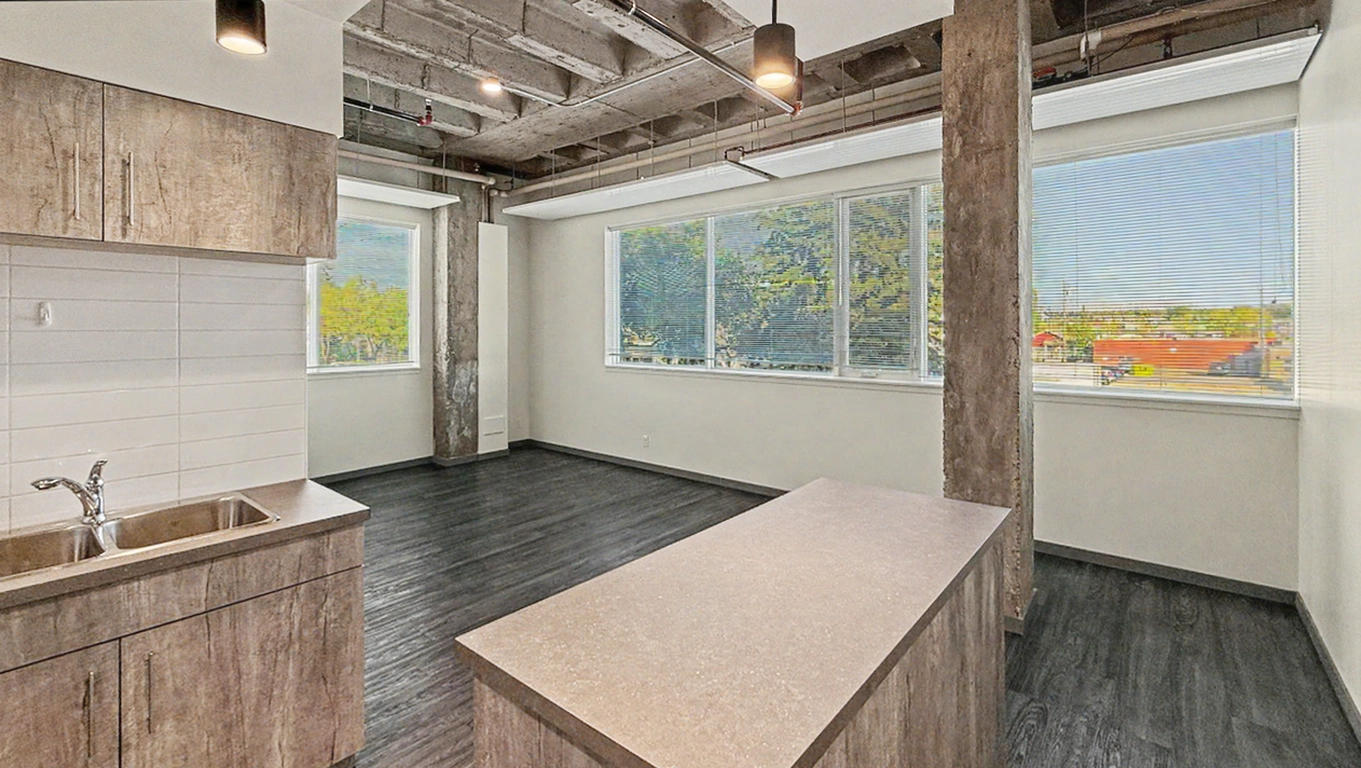 11112 101 Street NW, Edmonton, AB, T5G 2A2 - 24