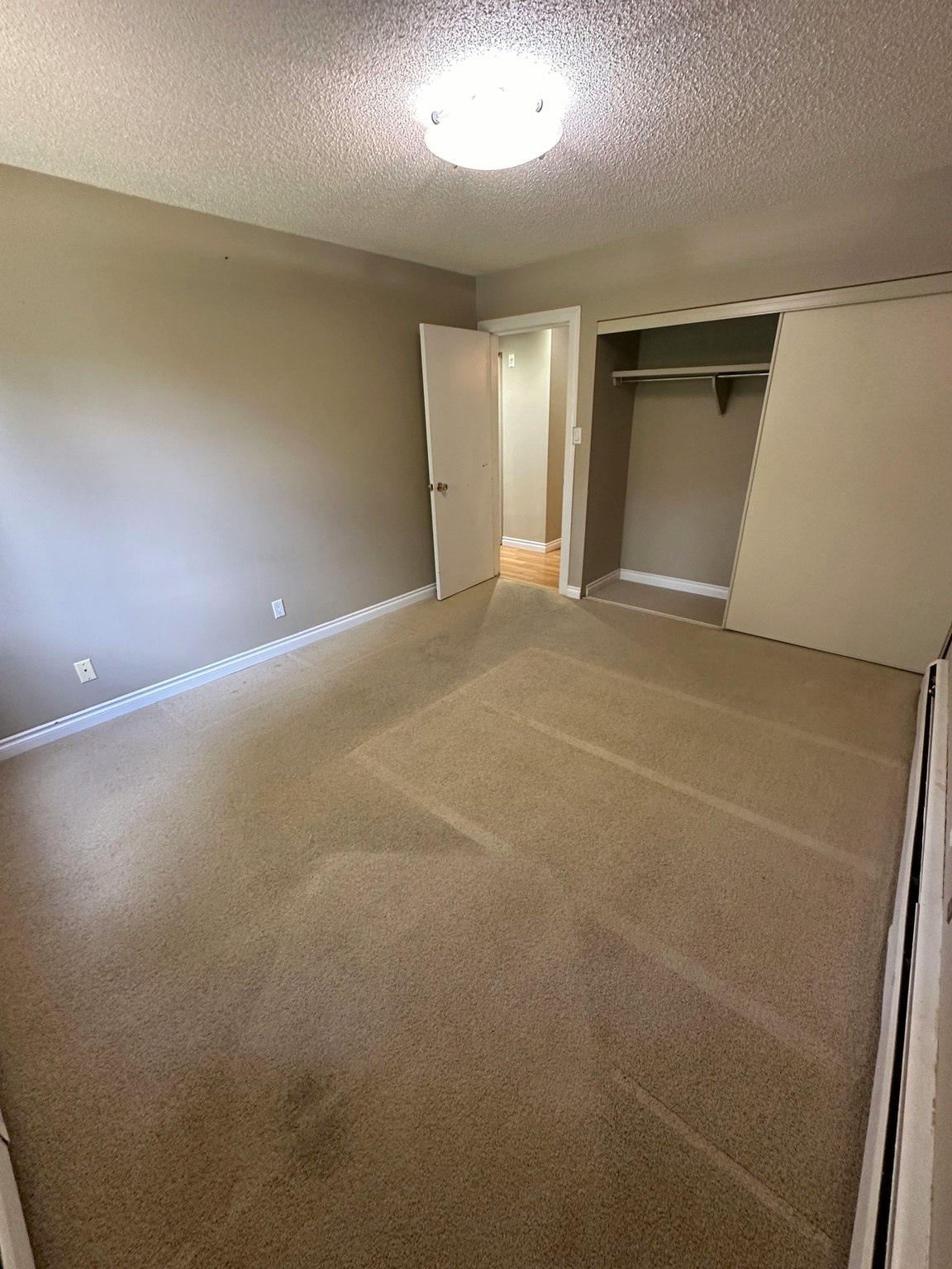 5730 Riverbend Road Nw, Edmonton, AB, T6H 4T4 - 11