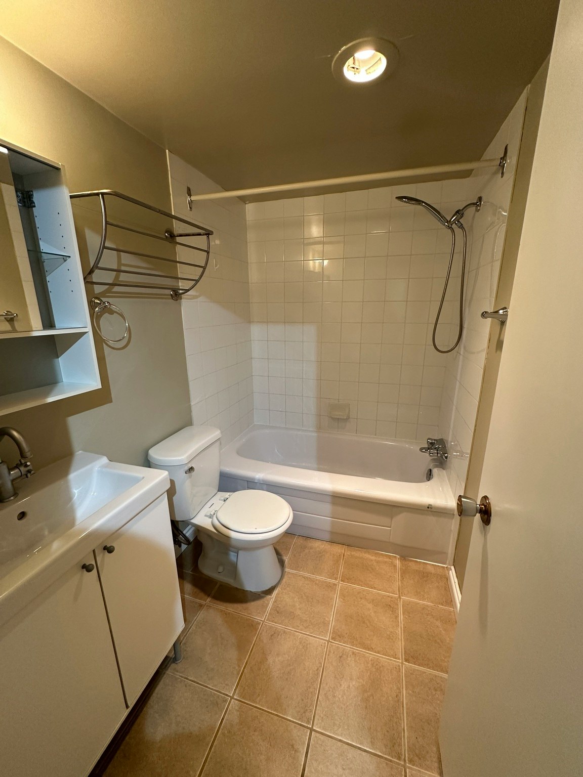 5730 Riverbend Road Nw, Edmonton, AB, T6H 4T4 - 13