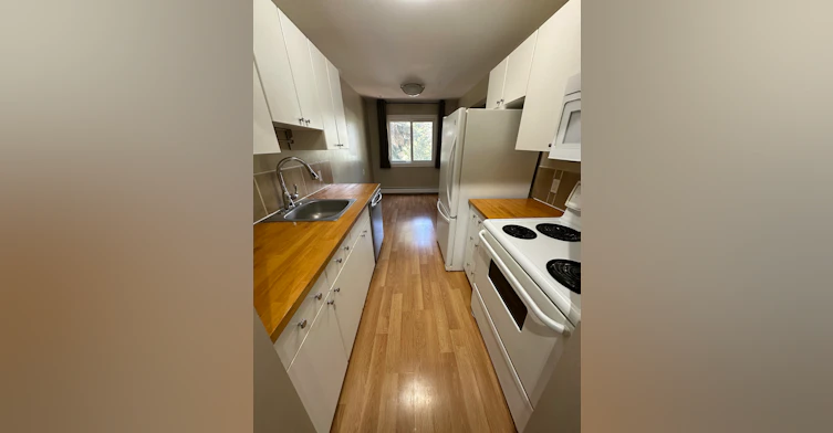 5730 Riverbend Road Nw, Edmonton, AB, T6H 4T4 - 2
