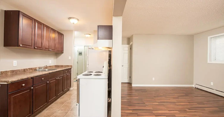 11720 124 Street, Edmonton, AB, T5M 0K9 - 4