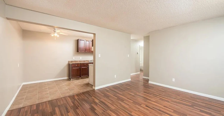 11720 124 Street, Edmonton, AB, T5M 0K9 - 10