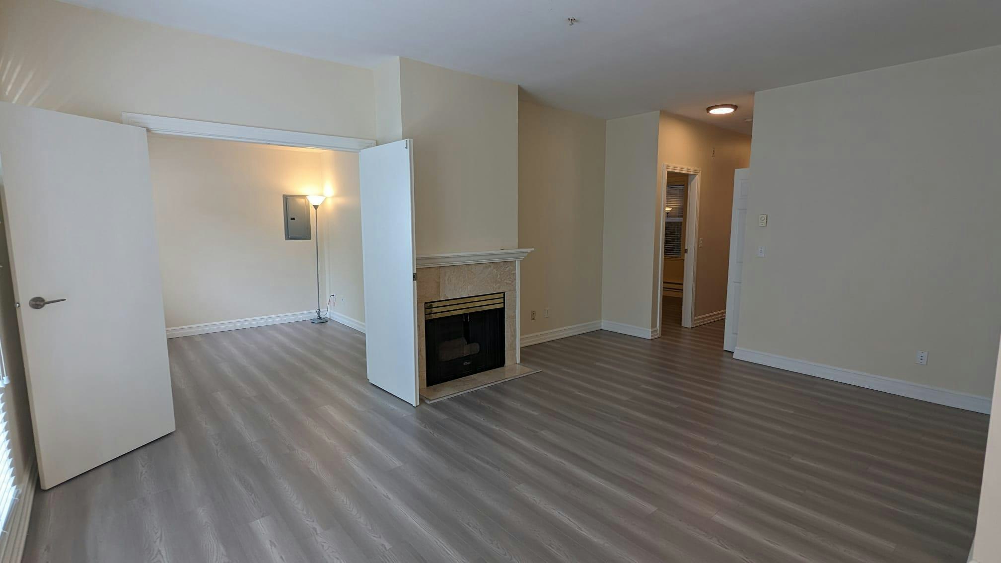 7288 Number 3 Road, Richmond, BC, V6Y 3Y1