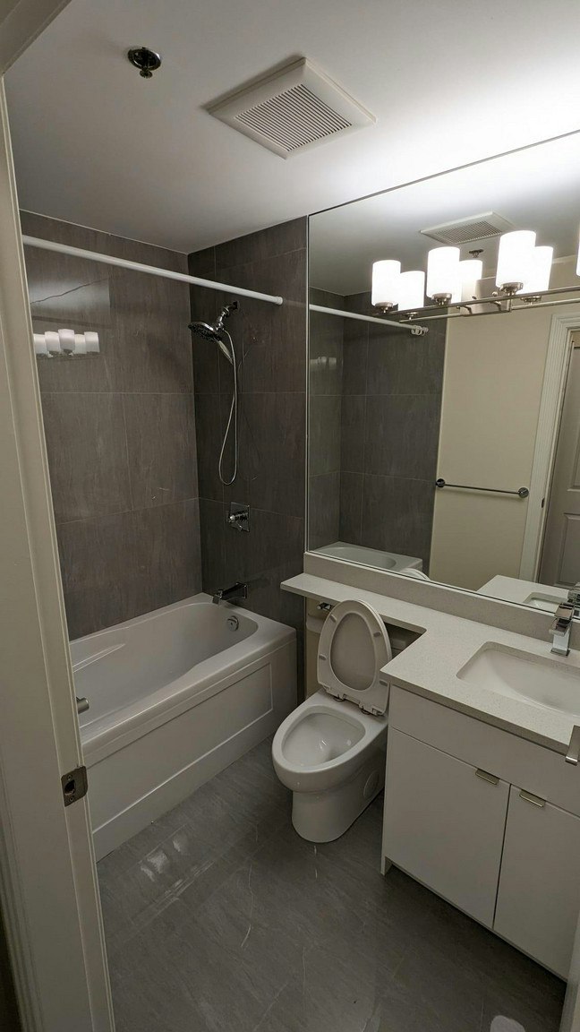 7288 Number 3 Road, Richmond, BC, V6Y 3Y1 - 10
