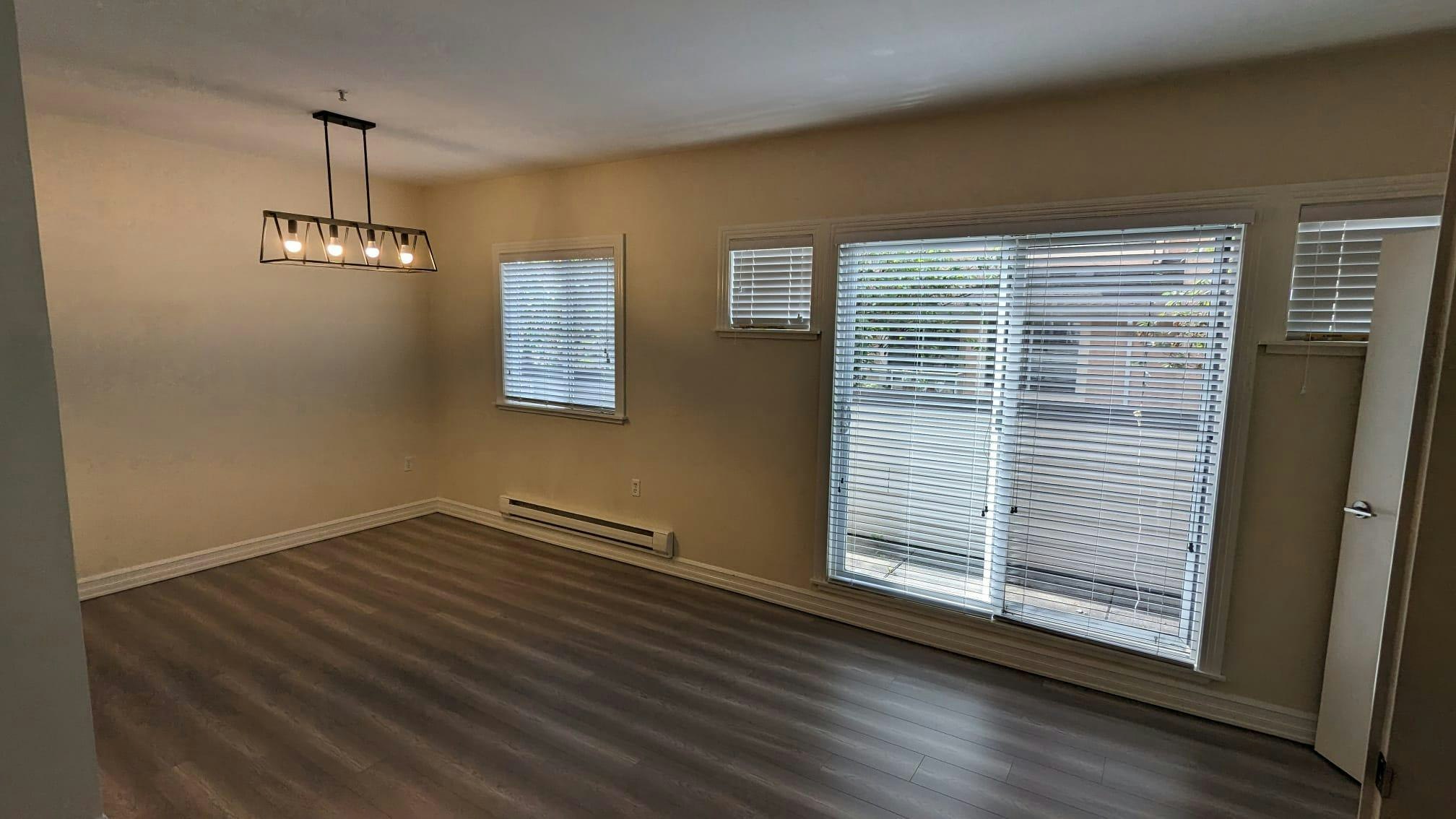 7288 Number 3 Road, Richmond, BC, V6Y 3Y1 - 7