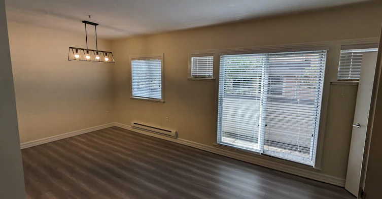 7288 Number 3 Road, Richmond, BC, V6Y 3Y1 - 7