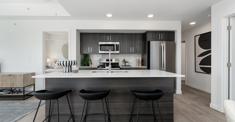 10023 104 Street Northwest, Edmonton, AB, T5J 0M4 - 7
