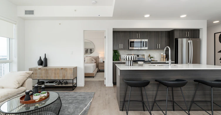 10023 104 Street Northwest, Edmonton, AB, T5J 0M4 - 5