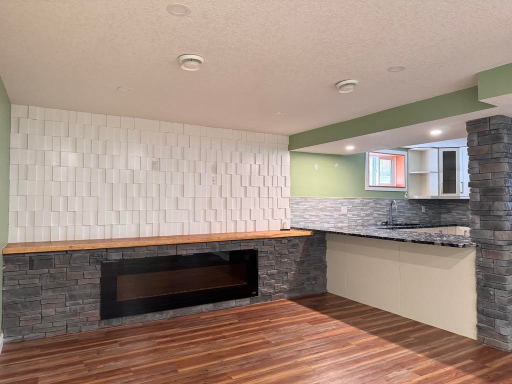 16608 100 Street, Edmonton, AB, T5X 2E4 - 4