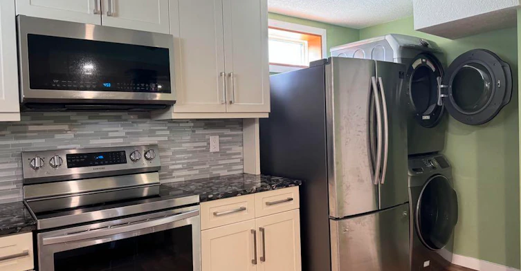 16608 100 Street, Edmonton, AB, T5X 2E4