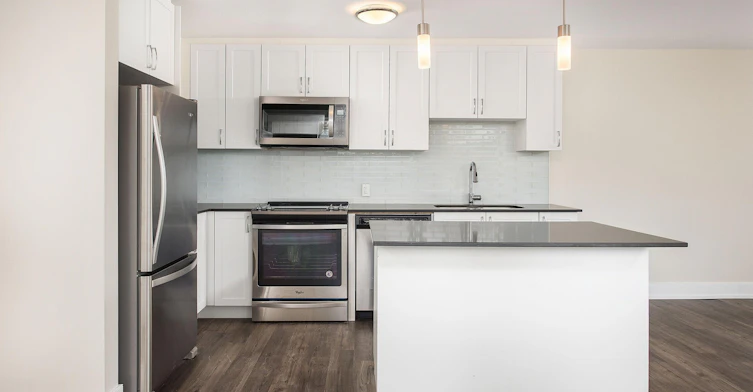 0316-4979 Bathurst Street, Toronto, ON, M2R 1Y4 - 3