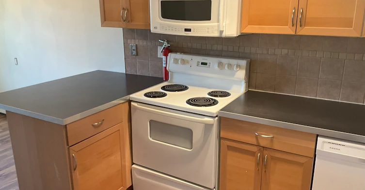 7915 112 Avenue Nw, Edmonton, AB, T5B 0E7 - 12