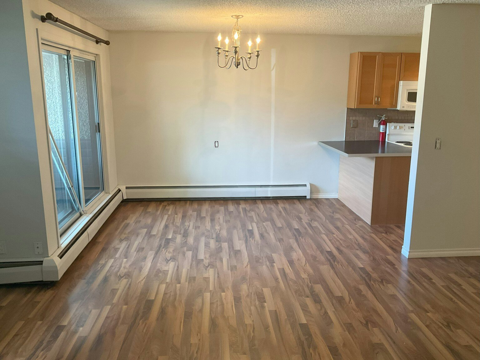 7915 112 Avenue Nw, Edmonton, AB, T5B 0E7 - 6
