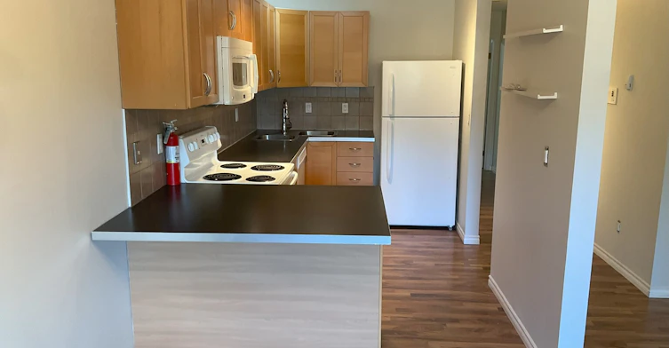 7915 112 Avenue Nw, Edmonton, AB, T5B 0E7 - 9