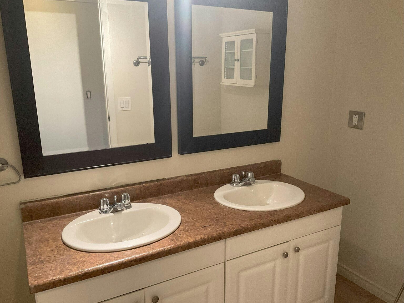 7915 112 Avenue Nw, Edmonton, AB, T5B 0E7 - 18