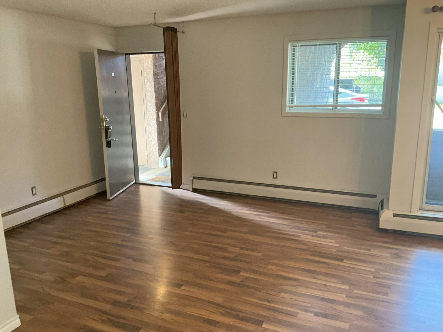 7915 112 Avenue Nw, Edmonton, AB, T5B 0E7 - 3