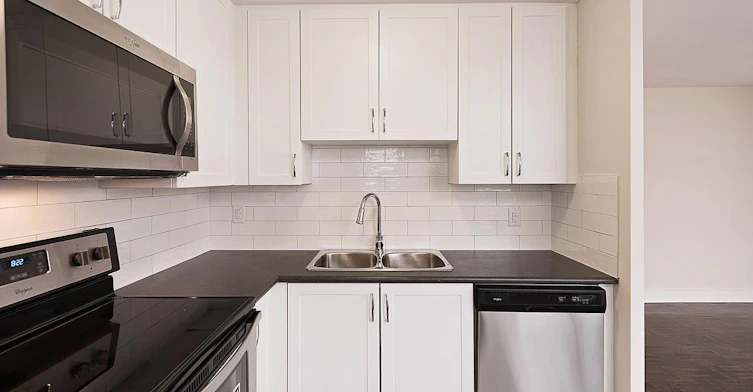 0503-1636 Gerrard Street East, Toronto, ON, M4L 2A6 - 9