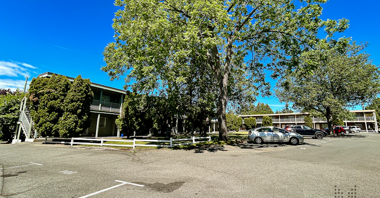 3498 Lovat Avenue, Saanich, BC, V8X 1V2 - 8