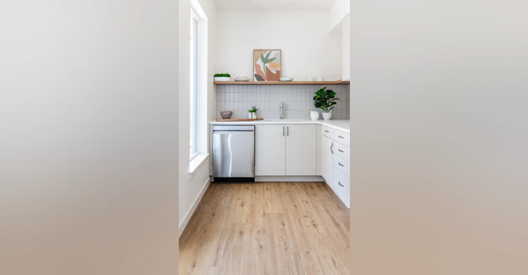 307-1120 Burdett Avenue, Victoria, BC, V8V 3H2 - 5