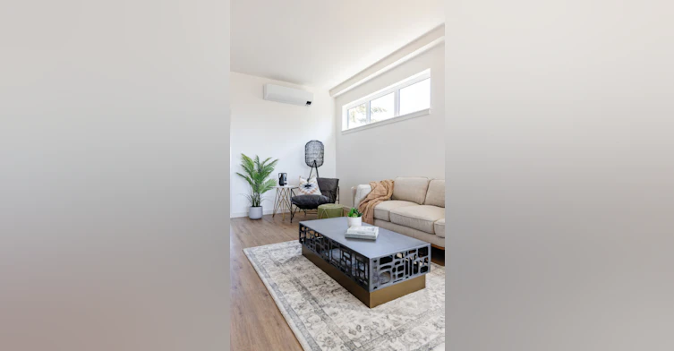 310-1120 Burdett Avenue, Victoria, BC, V8V 3H2 - 3