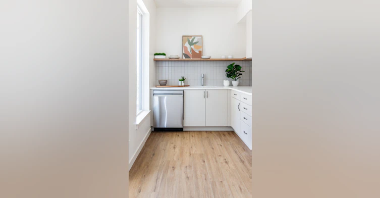 106-1120 Burdett Avenue, Victoria, BC, V8V 3H2 - 5