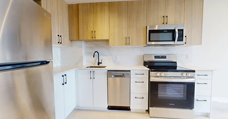 G0706-330 Metcalfe, Ottawa, ON, K2P 1S4