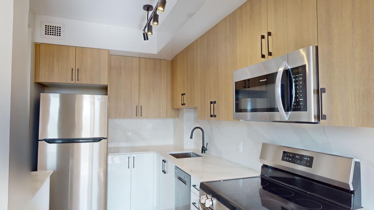 M0808-173 Cooper, Ottawa, ON, K2P 0E9