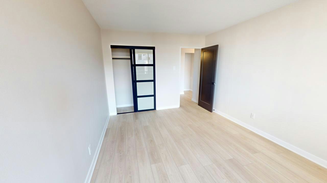 M1004-173 Cooper, Ottawa, ON, K2P 0E9 - 9
