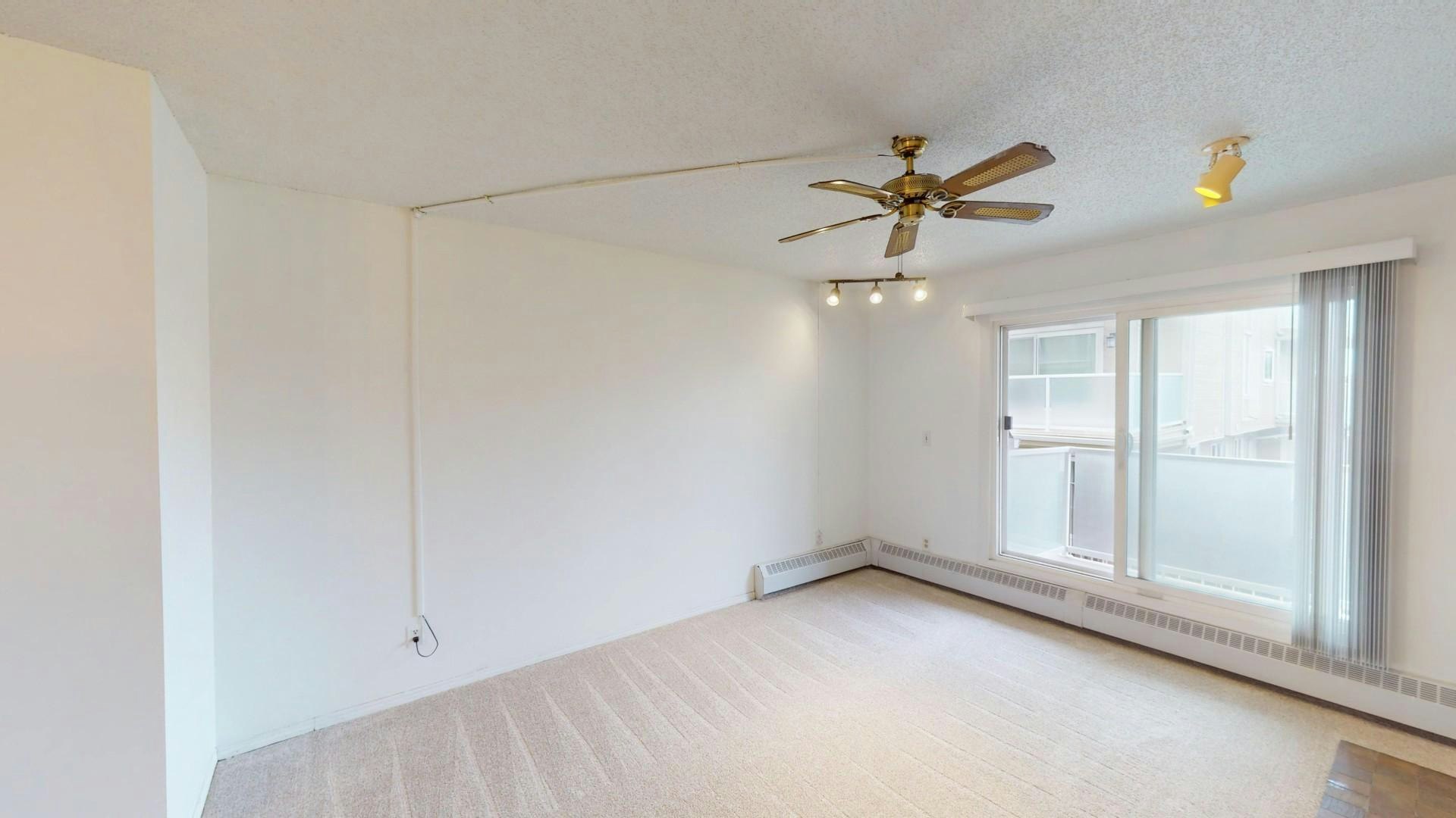 3747 42 Street Northwest, Calgary, AB, T3A 2W4 - 6