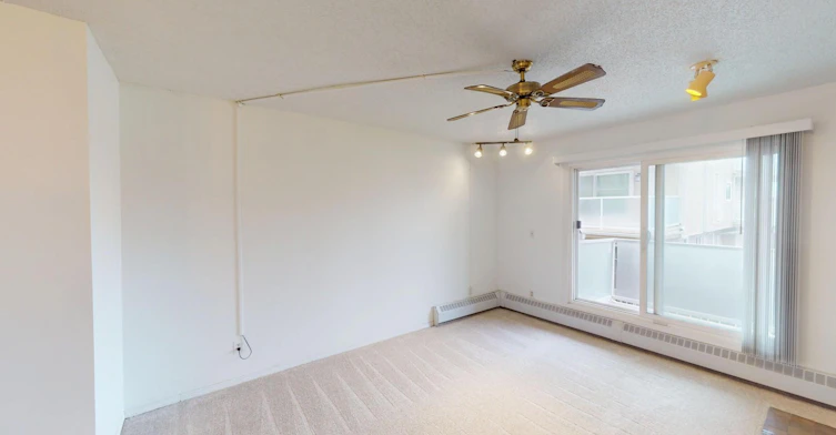 3747 42 Street Northwest, Calgary, AB, T3A 2W4 - 6