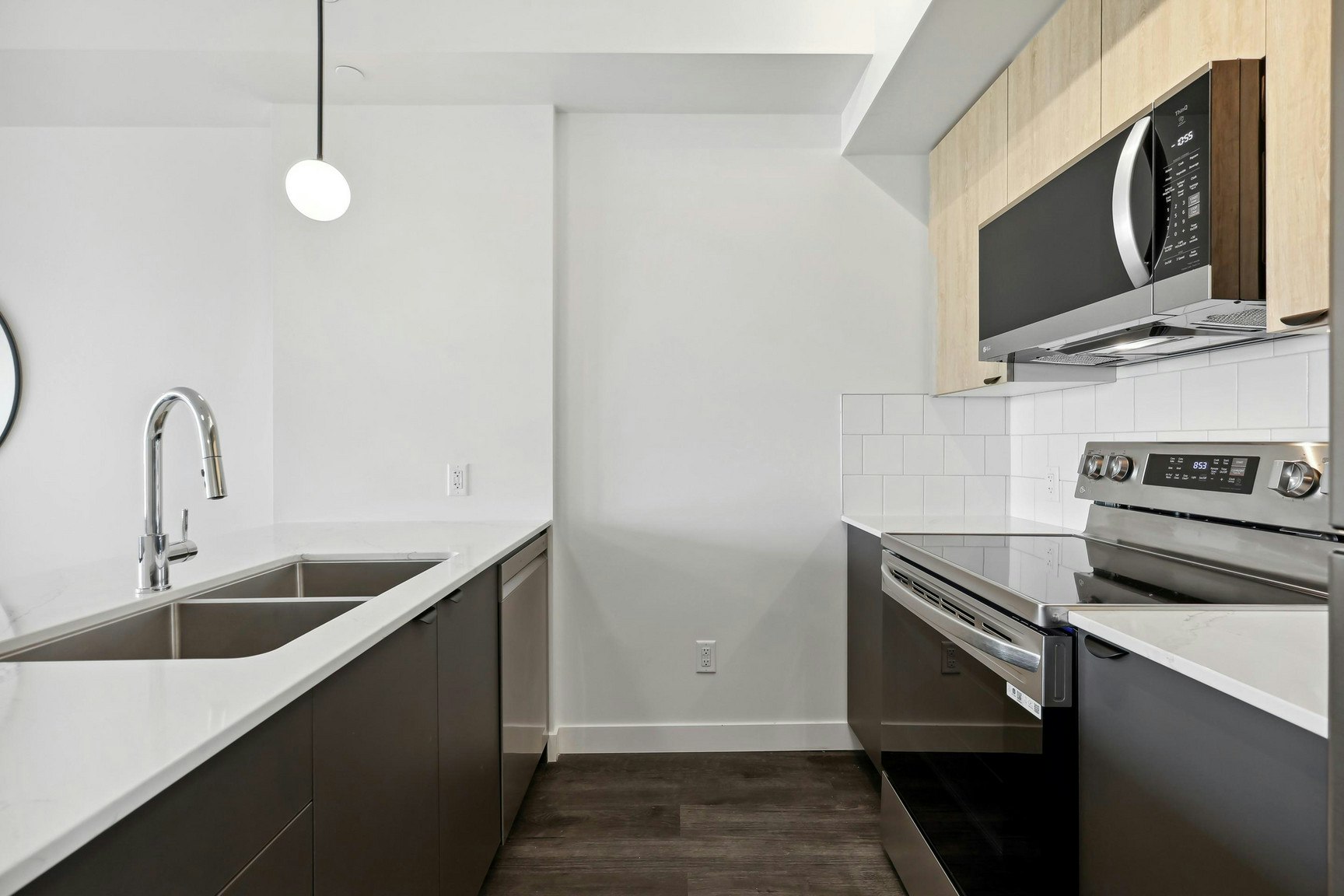 103-1001 8 Street SE, Calgary, AB, T2G 2Z3 - 3