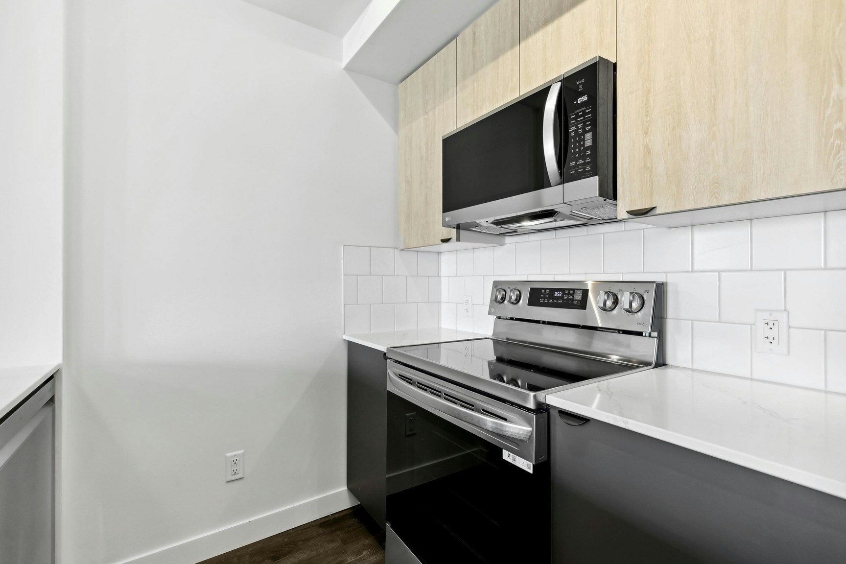 103-1001 8 Street SE, Calgary, AB, T2G 2Z3 - 4