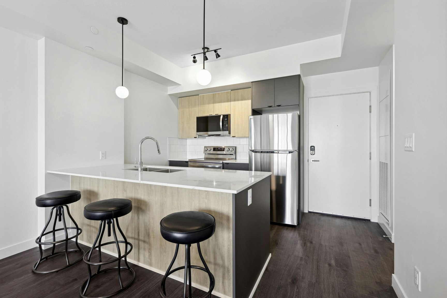103-1001 8 Street SE, Calgary, AB, T2G 2Z3