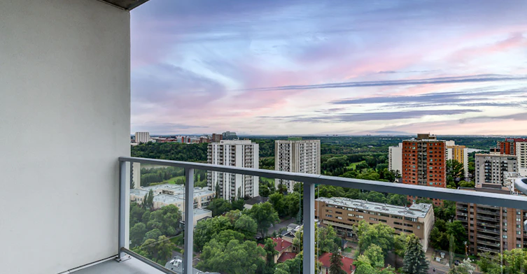 9922 111 Street NW, Edmonton, AB, T5K 0M3 - 11