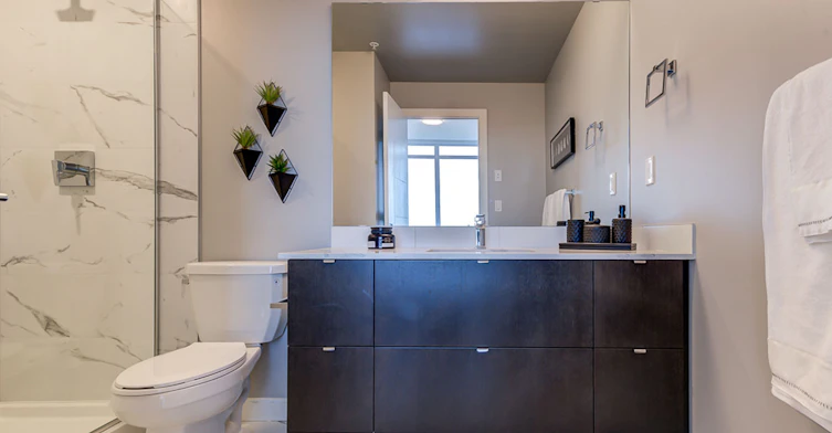 9922 111 Street NW, Edmonton, AB, T5K 0M3 - 10