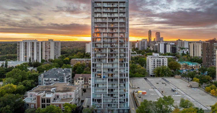 9922 111 Street NW, Edmonton, AB, T5K 0M3 - 3
