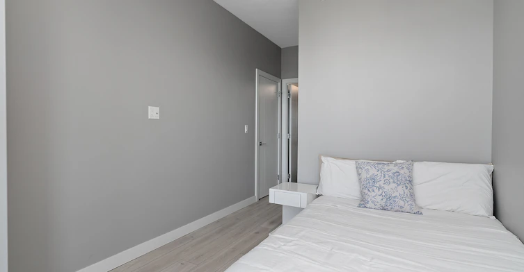 9922 111 Street NW, Edmonton, AB, T5K 0M3 - 5