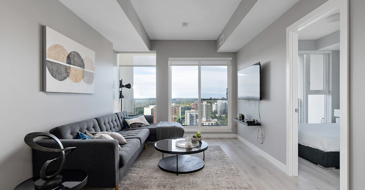9922 111 Street NW, Edmonton, AB, T5K 0M3 - 9