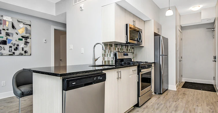 2D-18 Mcarthur Avenue, Ottawa, ON, K1L 6R2 - 2
