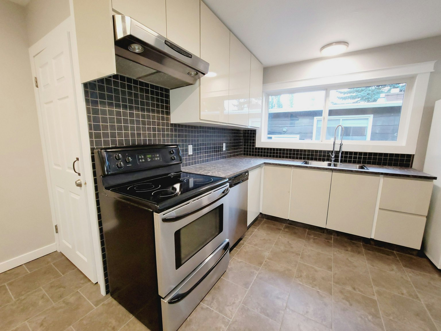 7412 83 Avenue NW, Edmonton, AB, T6B 0G6