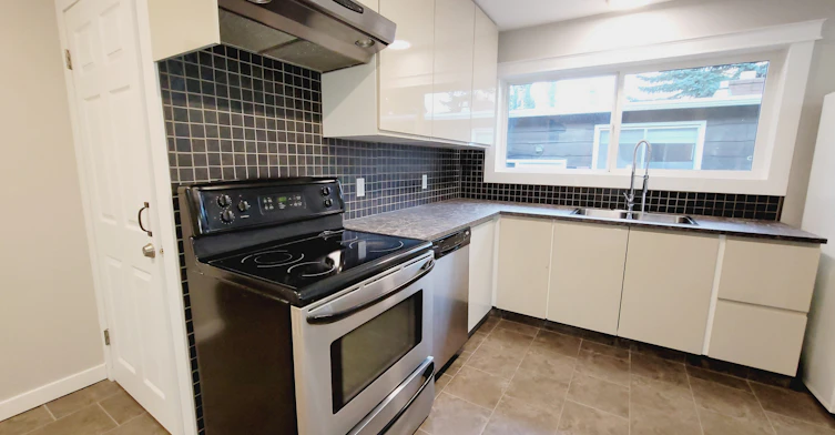 7412 83 Avenue NW, Edmonton, AB, T6B 0G6
