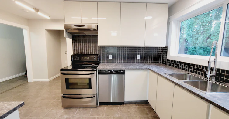 7412 83 Avenue NW, Edmonton, AB, T6B 0G6 - 2