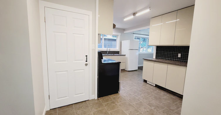 7412 83 Avenue NW, Edmonton, AB, T6B 0G6 - 6