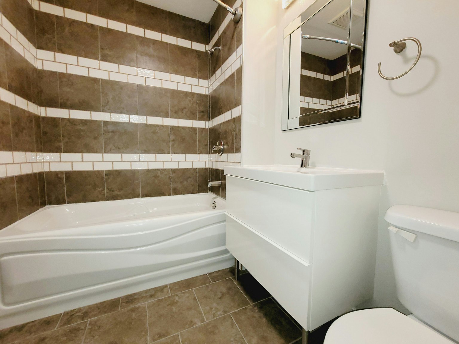 7412 83 Avenue NW, Edmonton, AB, T6B 0G6 - 9