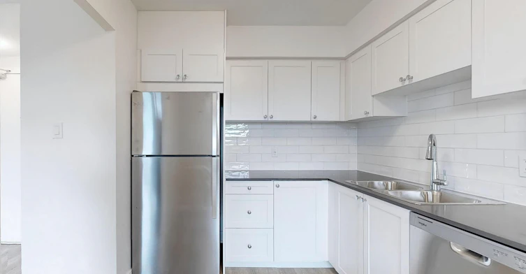 0703-110 Nonquon Road, Oshawa, ON, L1G 7H5 - 4