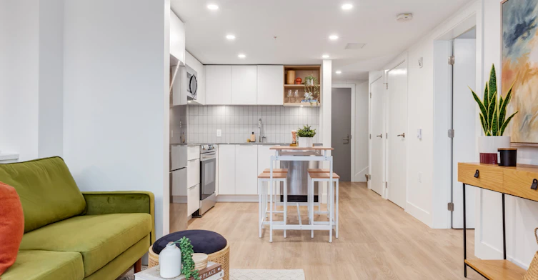 3350 Prince Albert Street, Vancouver, BC, V5V 1G9 - 3