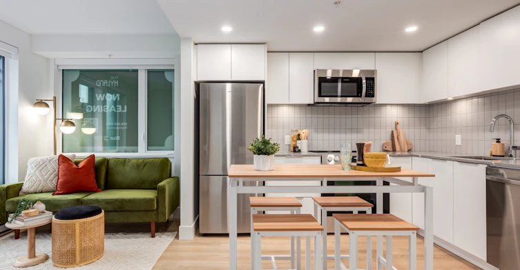 3350 Prince Albert Street, Vancouver, BC, V5V 1G9 - 2